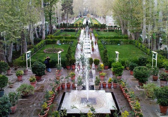 دانلود پاورپوینت معماری عناصر و اصول طراحی باغ های ایرانی