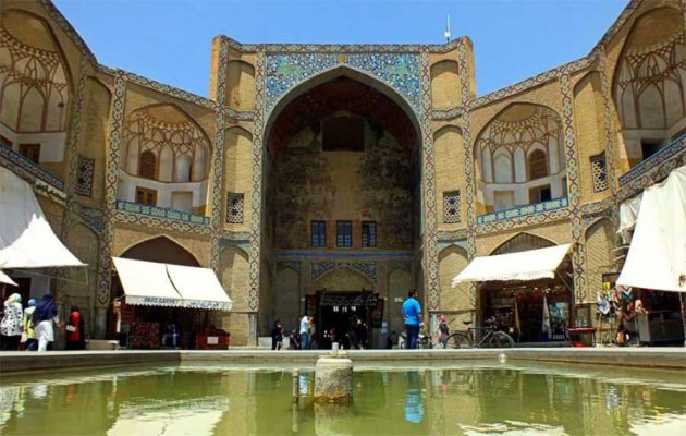 دانلود پاورپوینت شهر اصفهان : شامل قدمت و تاریخچه آثار و بناها