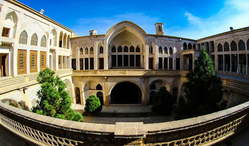 پاورپوینت خانه عباسیان کاشان - تحلیل کامل معماری مرمت ابنیه تاریخی 3 پاورپوینت معماری مرمت ابنیه تاریخی - معماری خانه عباسیان
